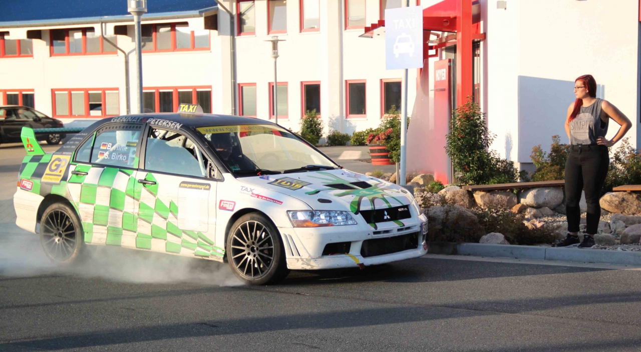 Bürgerstiftung Visselhövede sponsert einen Platz im Rallye-Auto
