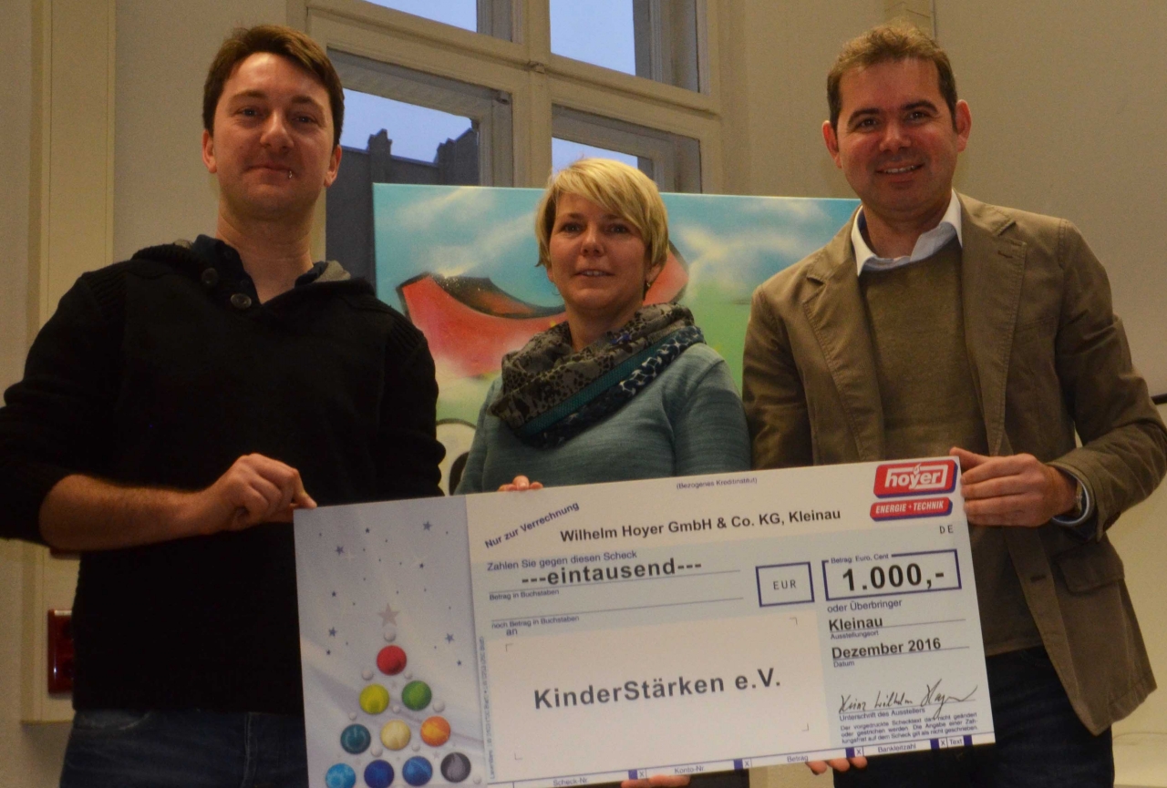 Hoyer legt Grundstock für Jugendfonds