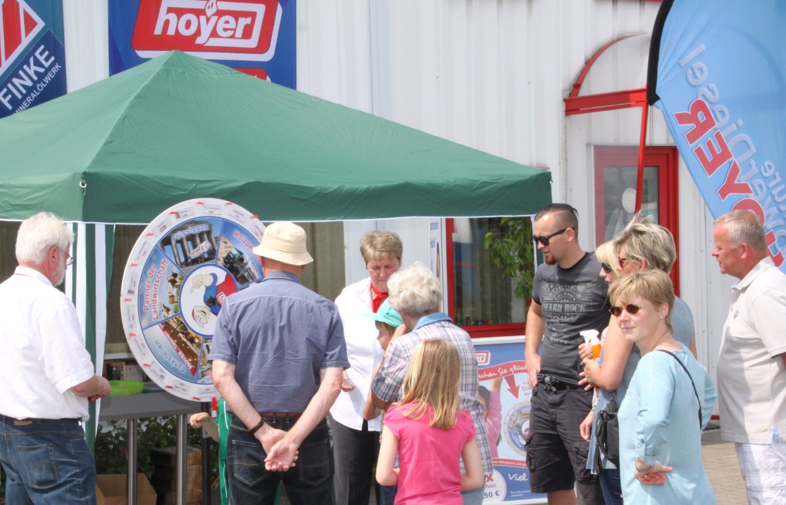 Hoyer startet Aktion bei Gewerbeschau Kirchlinteln 