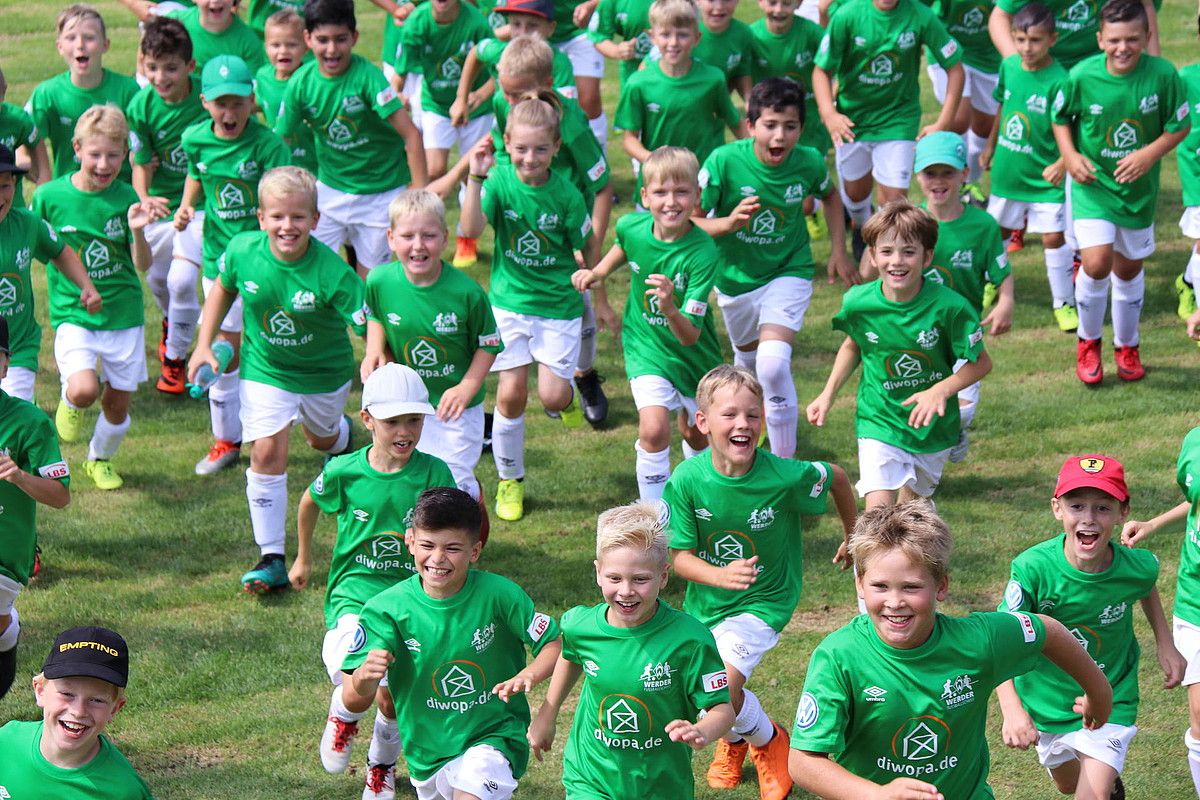 Familienfest zum Abschlussturnier des Werder Fußball-Camps