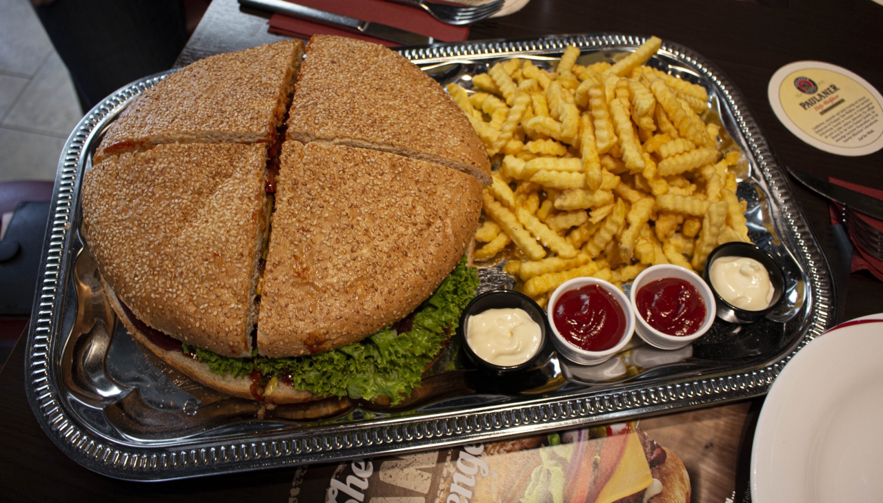 In Langenhagen werden Riesen-Burger angeboten