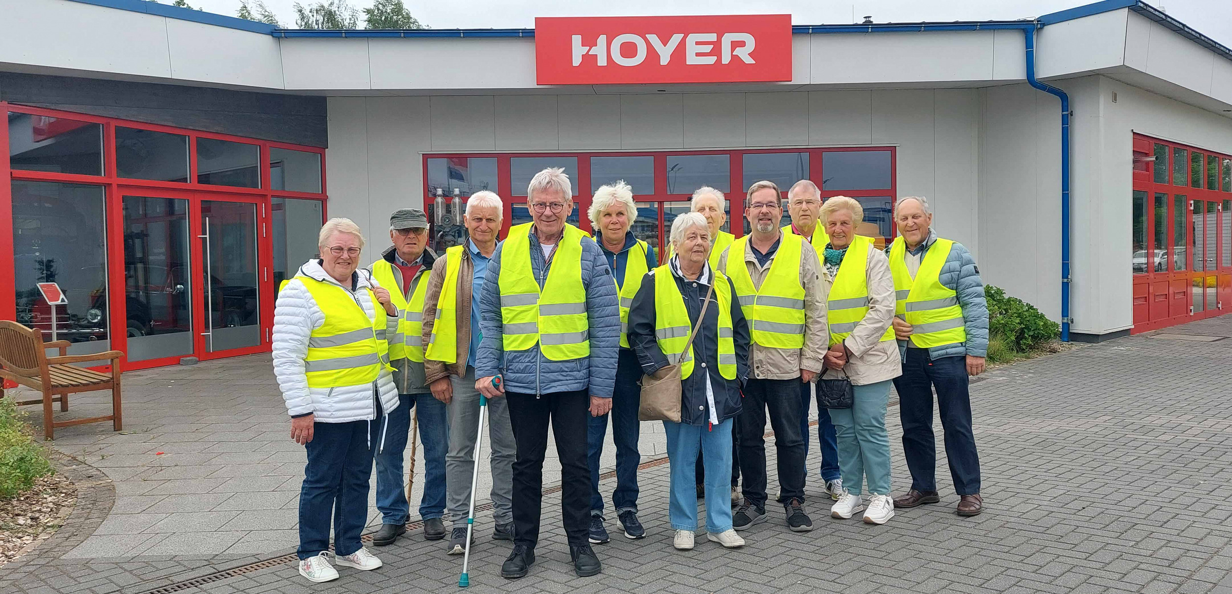 Seniorengruppe besucht Zentrale von Hoyer