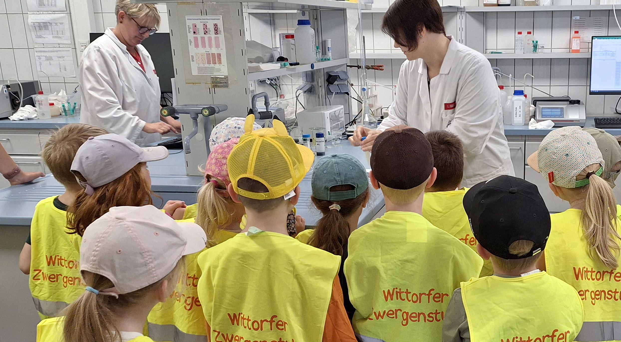 Zwergenstube Wittorf zu Besuch bei Hoyer