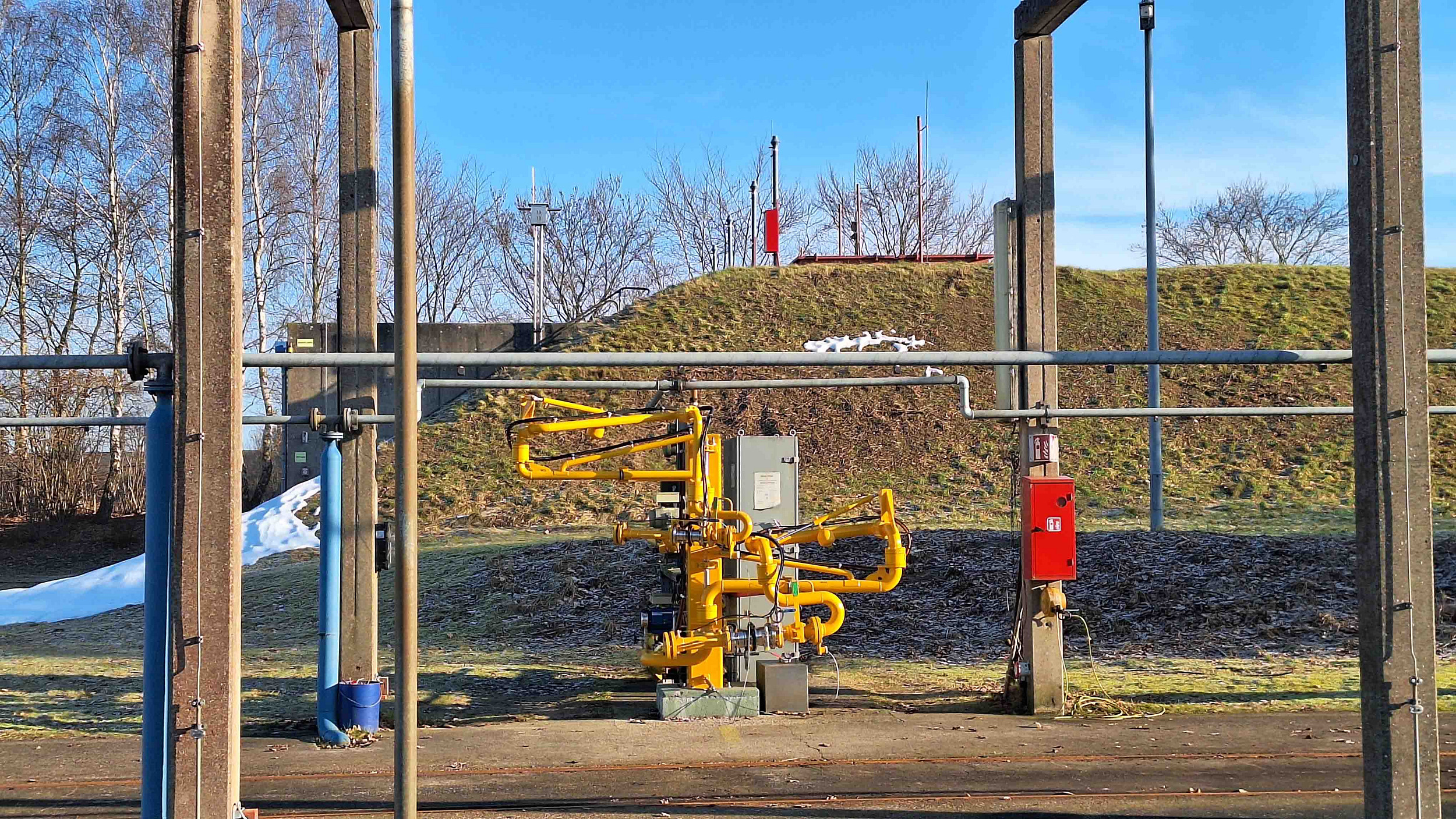 Neuer Verladearm an Flüssiggaslager installiert