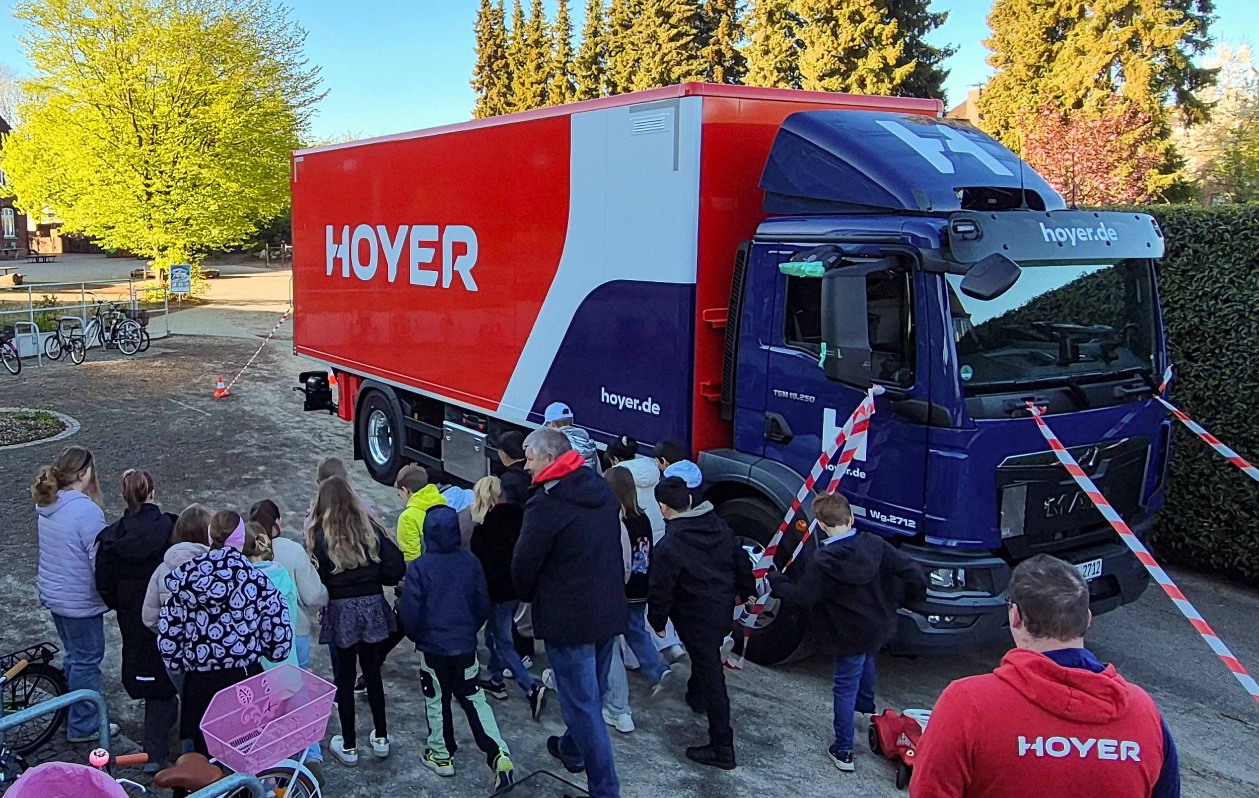Hoyer organisiert Verkehrstraining an Grundschule