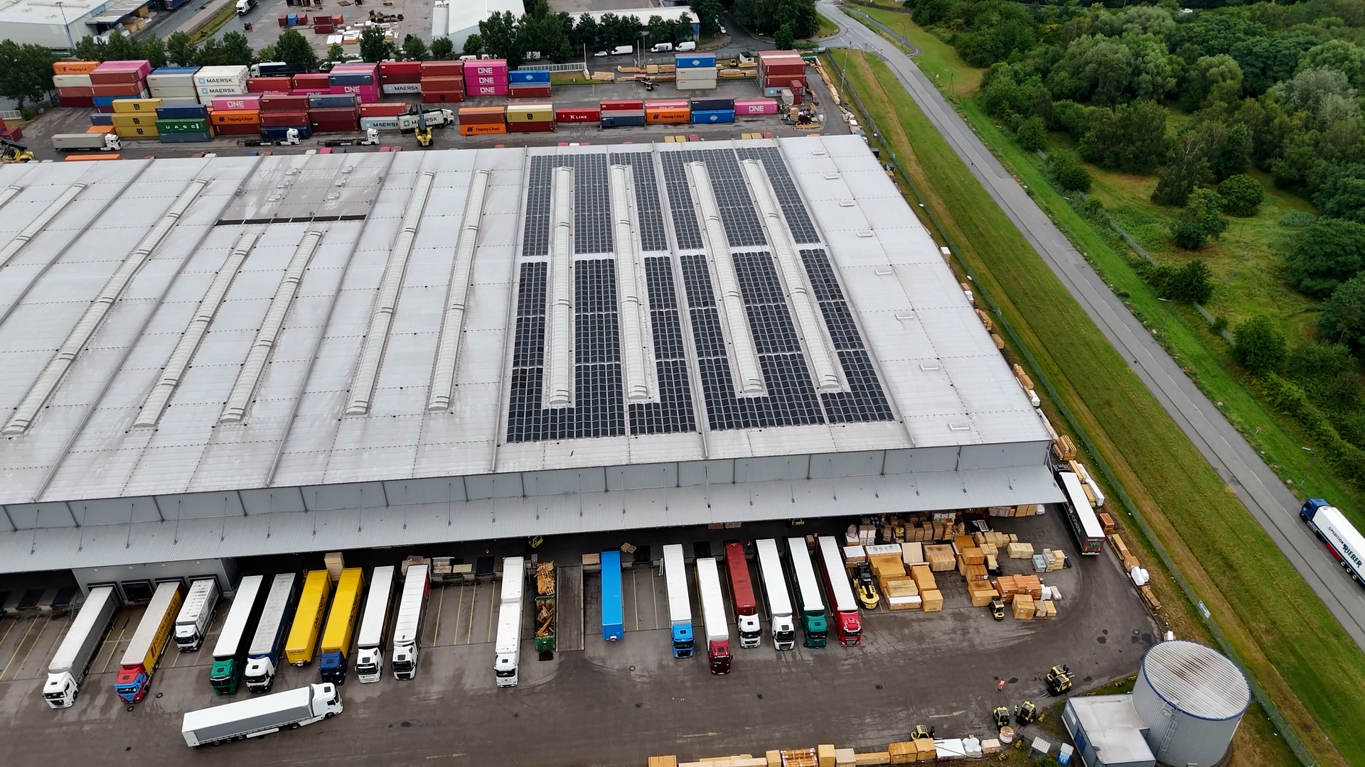 700 kWp PV-Anlage von SACO Shipping mit Batteriespeicher ergänzt