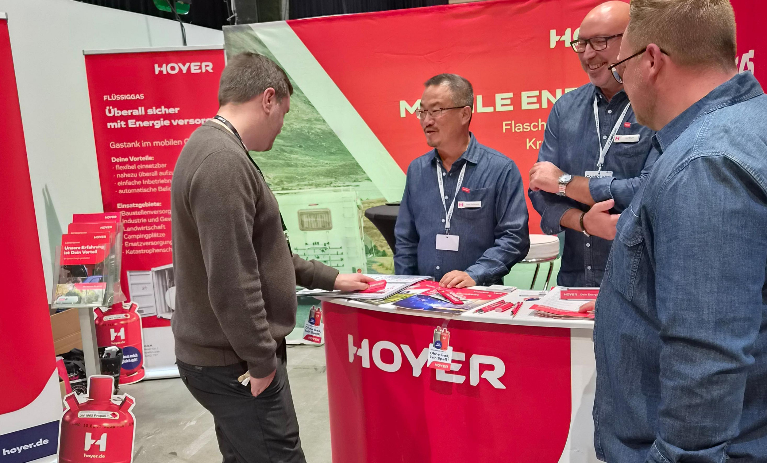 Hoyer informiert auf der CampExpo
